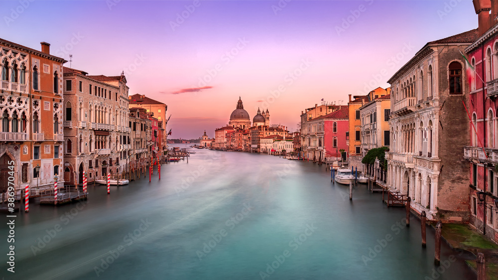 Obraz na płótnie Grand Canal and Basilica Santa Maria della Salute, Venice, Italy w salonie