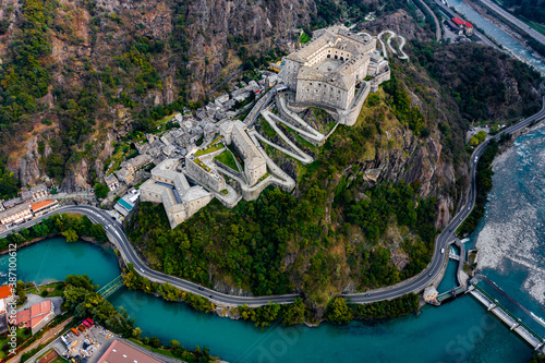 Cuadros en Lienzo Forte di Bard Aosta Italy Avengers Age of Ultron Castle