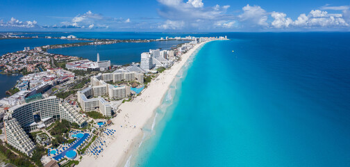 Wall Mural - Cancun bech with blue water and whte sand