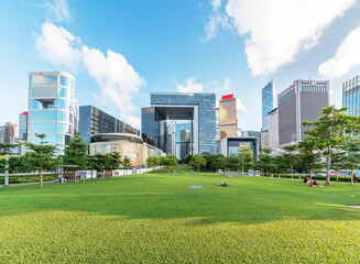 Aufkleber - Public park and skyline in downtown district of Hong Kong city