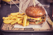 © Derek Henthorn/Westend61 - Hamburger with fries