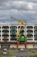 HARBOR CRANE - Sea port devices and warehouses