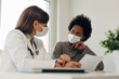 © bnenin - Talking about patients diagnosis.