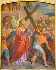 Papier Peint - VIENNA, AUSTIRA - OCTOBER 22, 2020: The fresco Jesus carries his cross as part of Cross way station in the church of St. John the Nepomuk by Josef Furlich (1844 - 1846).