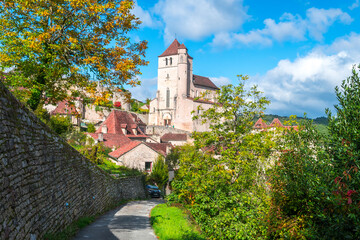 beautiful town of saint cirq lapopie