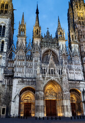 Wall Mural - Rouen Cathedral (Cathedrale de Notre-Dame) in blue hour, landmark of Rouen, built in 1030, UNESCO world heritage site in France.