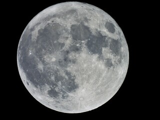 blue moon niebieski księżyc 2020