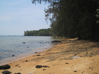 Wall Mural - The stunning beaches, islands and turquoise ocean outside of Sihanoukville (Kampong Som) in Cambodia, Asia