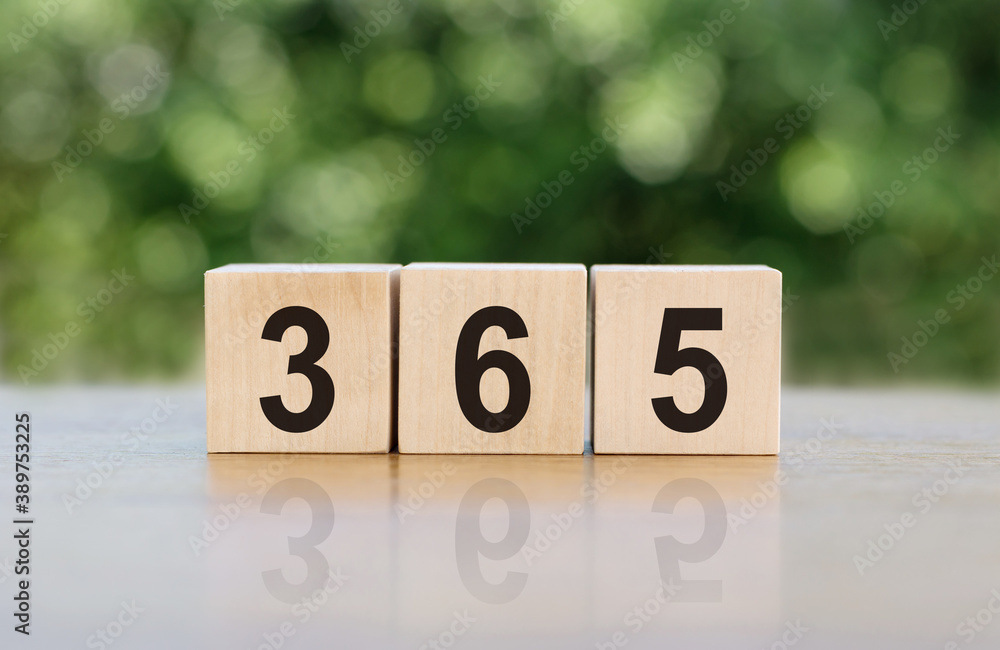 365 text written on wooden blocks. 365 New Days - obrazy, fototapety, plakaty 