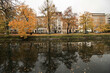 Herbst in Berlin; Blick über den Landwehrkanal zum Schöneberger Ufer