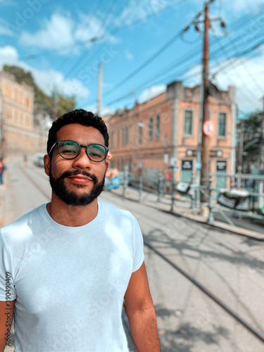 Fotografía Young bearded latino adult at suburbs of Santa Teresa Rio de Janeiro