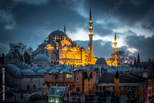 Fotografía Night Suleymaniye Mosque against dramatic sky