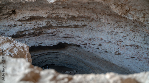 Fotomural Musfur Sinkhole is the largest known sinkhole cave in Qatar