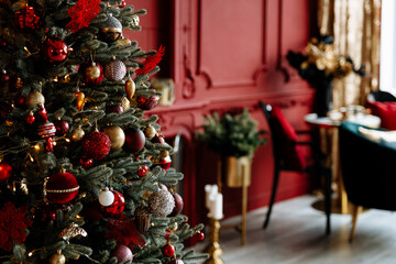 beautiful christmas tree with festive decor, close-up