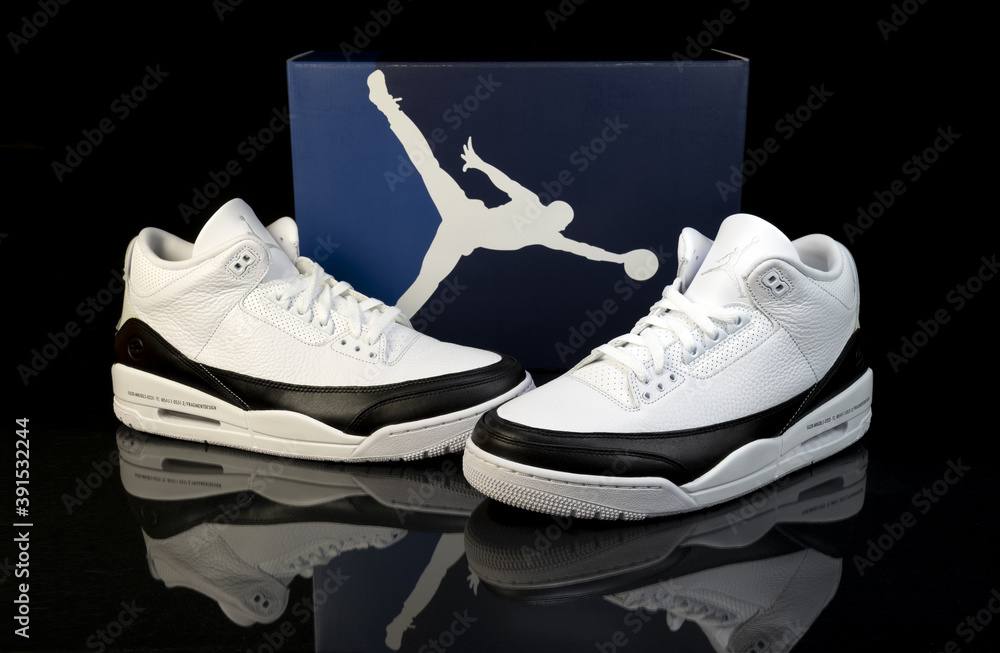 Foto Nike Air jordan 3 Fragment shoes studio shot do Stock | Adobe