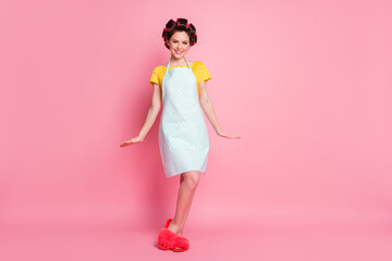 Poster - Full length photo of nice girl wear hair rollers clothes slippers isolated over pastel color background