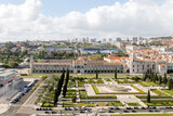 Fototapeta Miasto - Monasterio e Iglesia de los Jeronimos desde el skyline, panoramica o vista de la ciudad de Lisboa, pais de Portugal
