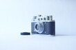 analogowy aparat fotograficzny Zorki, naturalne światło, kierunek w lewo, z dekielkiem