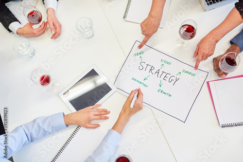 Fotografía Hands of business people in strategy planning