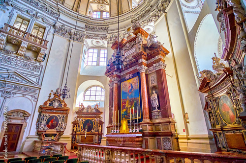 Fotomural The Altar of Salzburg Cathedral, Austria