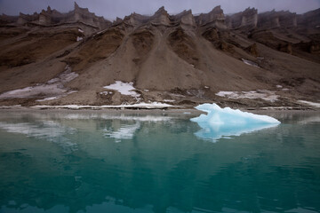Wall Mural - Eremitten Point, Spitsbergen Island, Svalbard, Norway