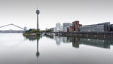 Fototapeta  - Medienhafen mit Fernsehturm und Spiegelung in Düsseldorf
