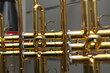 Trompete Instrument Blechblasinstrument Musik
Töne Luftklappen Kupfer Holz Instrumentenbauer
Gold 
