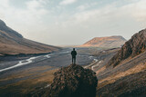Fototapeta Góry - Surveying Icelandic Landscape