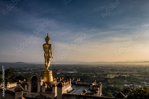 Fotomural statue of liberty temple in nan thailand