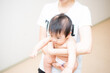 © Junktion - 俯く　あかちゃん