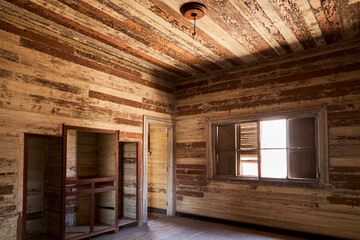 Canvas Print - living room with wooden walls and wooden ceiling in an old saltpeter mining town in the Atacama desert of Chile, South America