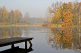 Fototapeta Pomosty - Jesień nad jeziorem