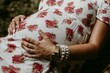 Ciąża - kobieta z dużym brzuchem