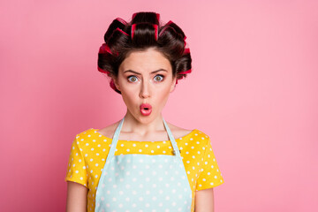 Poster - Portrait of astonished girl impressed wear retro outfit isolated over pastel color background