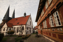 Alfelder Wahrzeichen; Stadtkirche St. Nicolai Und Lateinschule