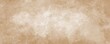 Vecchio disegno di sfondo di carta pergamena marrone con macchie di acquerello o caffè vintage e schizzi di inchiostro e centro sbiadito bianco, elegante colore beige antico