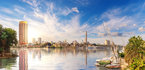 Wall Mural - View on the Cairo downtown, harbour in the Nile near the Gezira island, Egypt