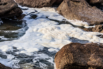 Wall Mural - waves on the rocks