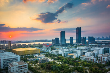 Canvas Print - Modern highrise rich buildings and poor slums at sunset - Mumbai, india