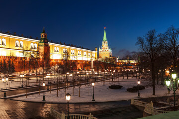 Wall Mural - Winter Moscow. View of the Alexander garden at the Kremlin walls. Russia