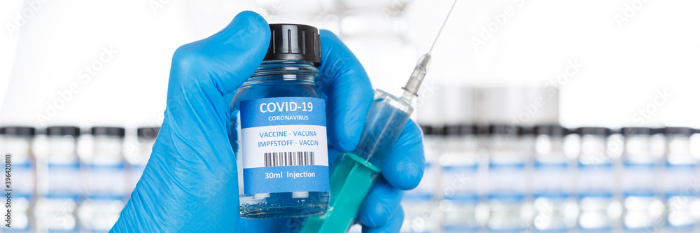 Coronavirus Vaccine bottle Corona Virus COVID-19 Covid vaccines syringe panoramic view copyspace copy space - obrazy, fototapety, plakaty 