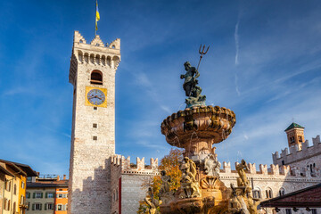 Wall Mural - The fountain of Neptune on Piazza Duomo in Trento, South Tyrol. Italy