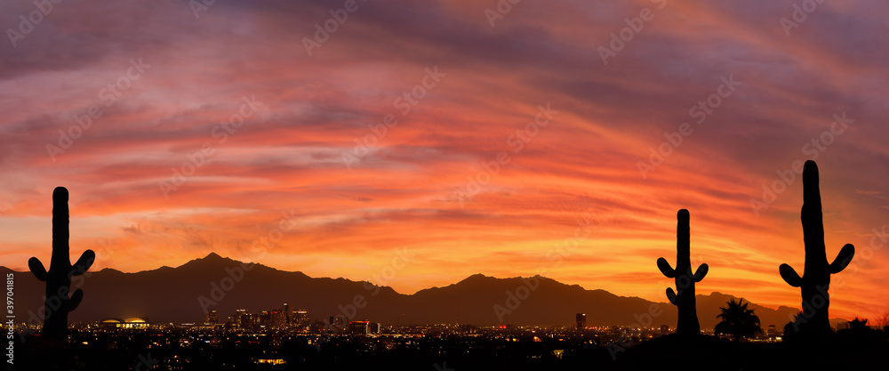 A vibrant sunset over Phoenix Arizona - obrazy, fototapety, plakaty 