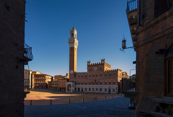 Wall Mural - Siena, Piazza del Campo square and Mangia tower. Tuscany, Italy