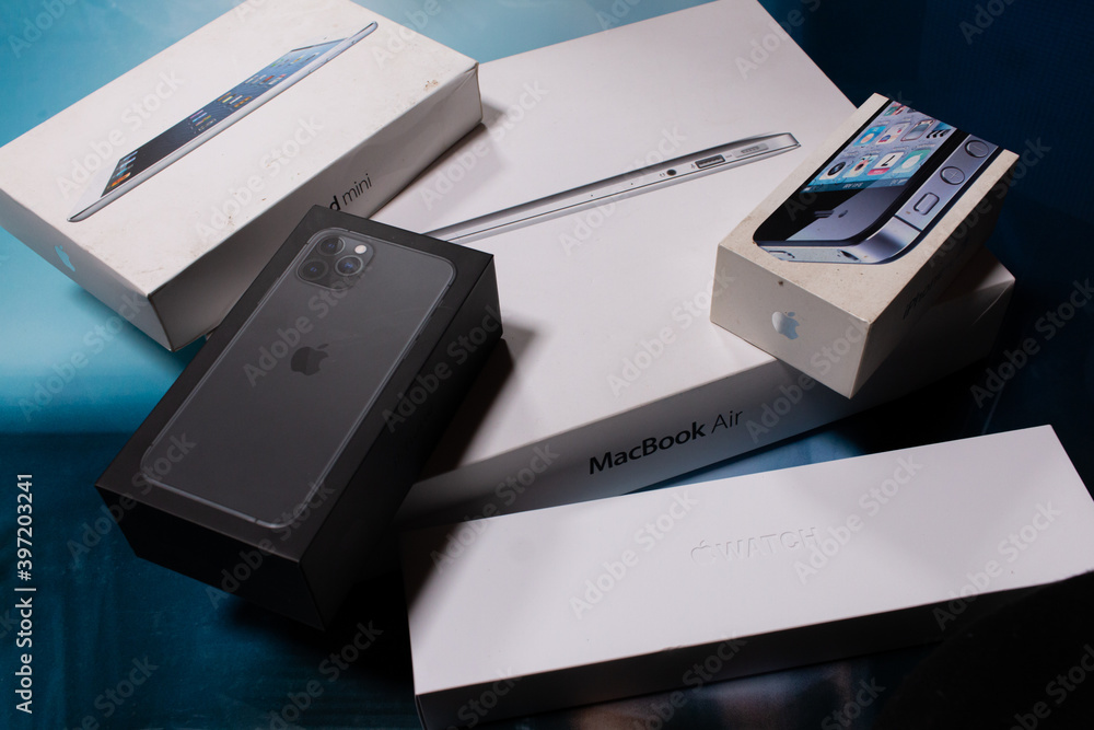 Flat lay of My Apple products purchase history on the table. iPhonoe 4S-11 Pro/Apple Watch Series 6/iPad mini/Macbook Air. Dec 2020 Japan