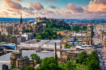 Poster - The city of Edinburgh in Scotland at sunset