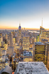  Sunset skyline of Manhattan from rooftop, New York City
