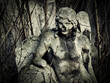 Schwer beschädigte Skulptur am Friedhof St. Marx in Wien