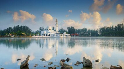 Wall Mural - Footage of timelapse reflection of the mosque.