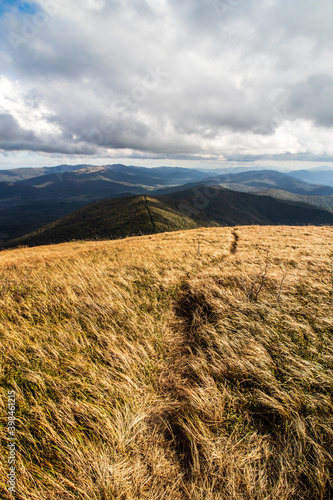 autumn-in-the-mountains-bieszczady-wielka-rawka-mountain-range